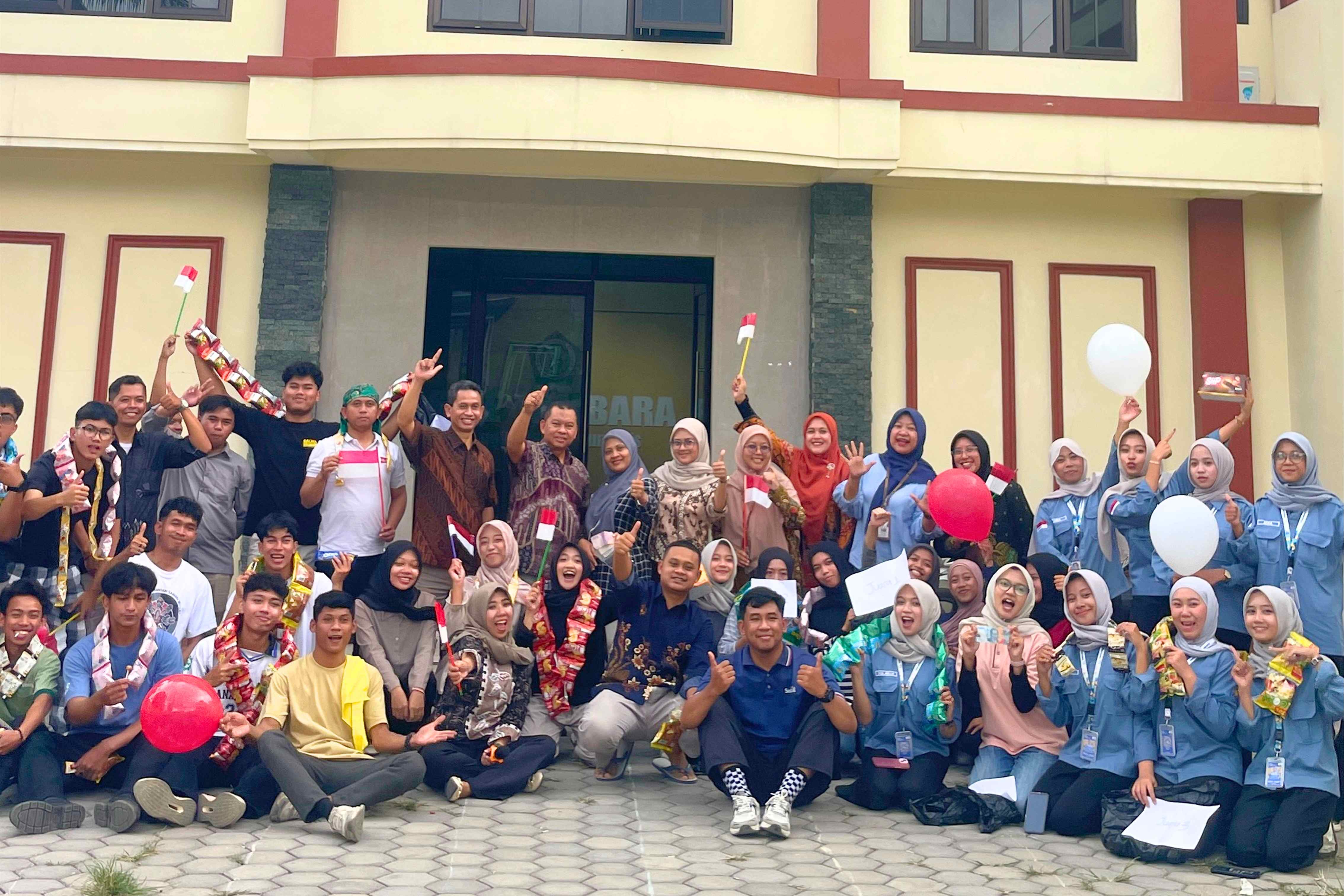 Civitas Akademika STIE TAMBARA Antusias Mengikuti Lomba Memperingati HUT RI Ke-81