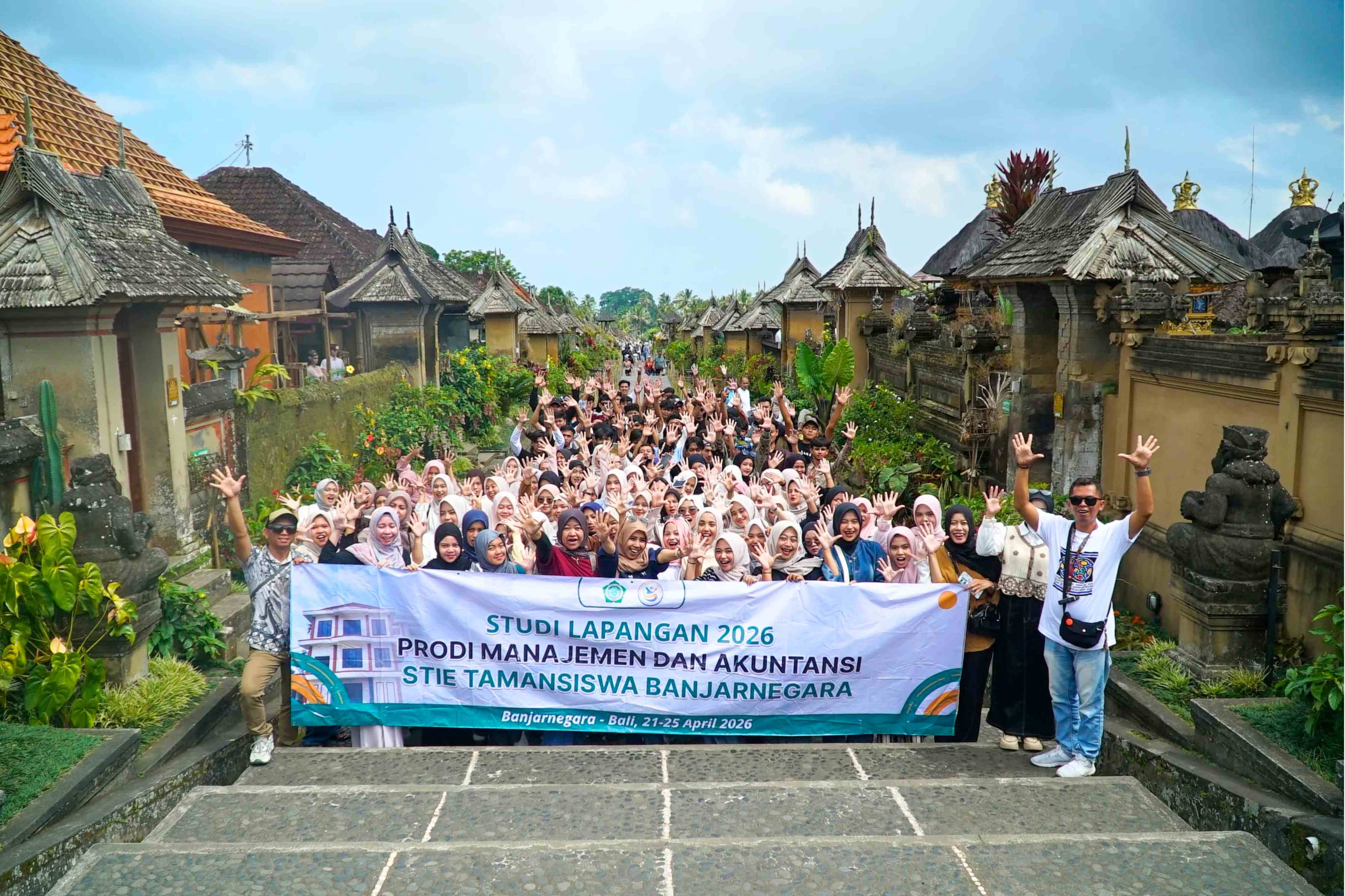 STIE Tamansiswa Banjarnegara Gelar Kunjungan Edukatif Ke Desa Wisata Panglipuran